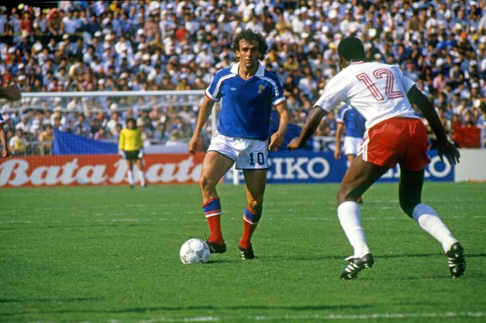 https://commons.wikimedia.org/wiki/File:Platini_vs_canada.jpg